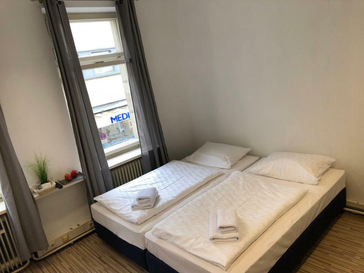 Downtown City - Privaterooms Furth Bagian luar foto