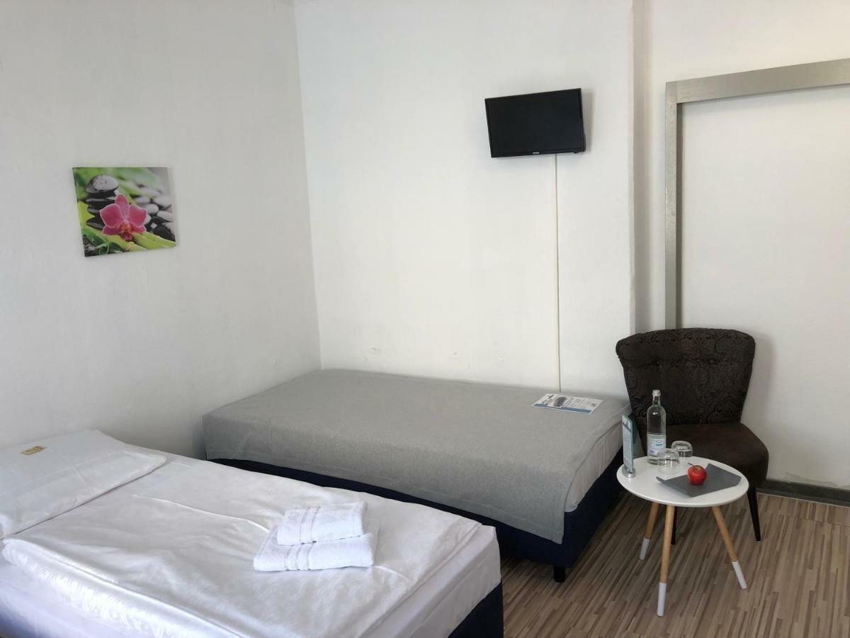 Downtown City - Privaterooms Furth Bagian luar foto